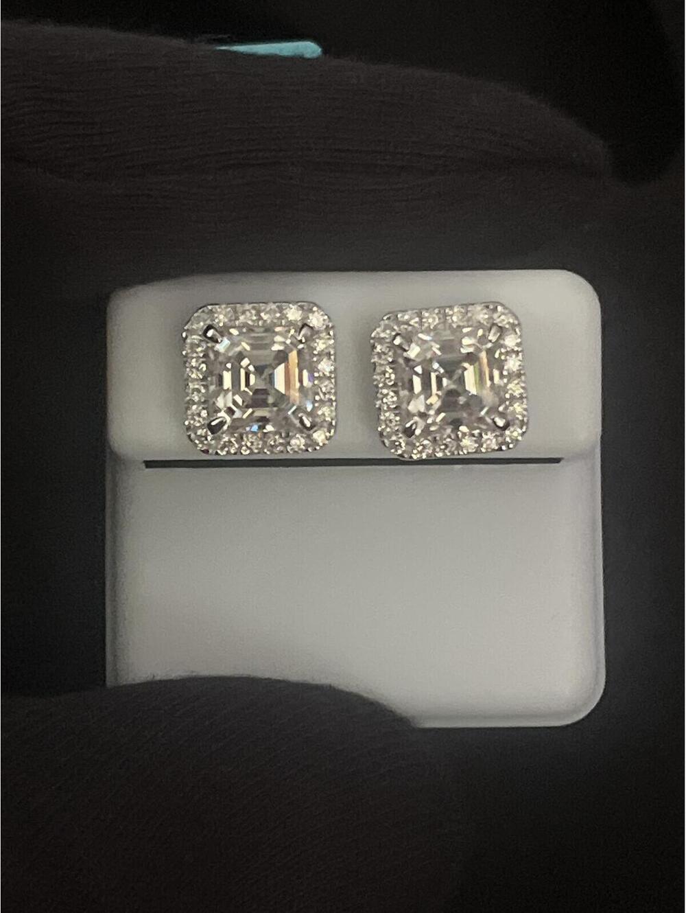 Moissanite, solid 925 sterling silver.
